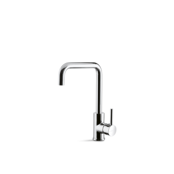 VEMA V15020 Miscelatore monocomando per lavello con canna quadra girevole. Flessibili di alimentazione F3/8”.